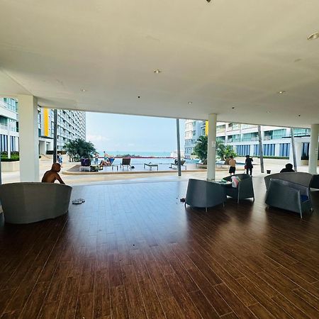 Seaview Beach Room Lumpini-Pool And Gym Face To Ocean Pantai Jomtien Bagian luar foto