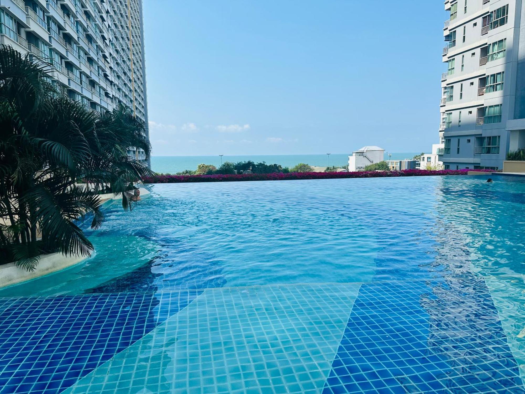 Seaview Beach Room Lumpini-Pool And Gym Face To Ocean Pantai Jomtien Bagian luar foto
