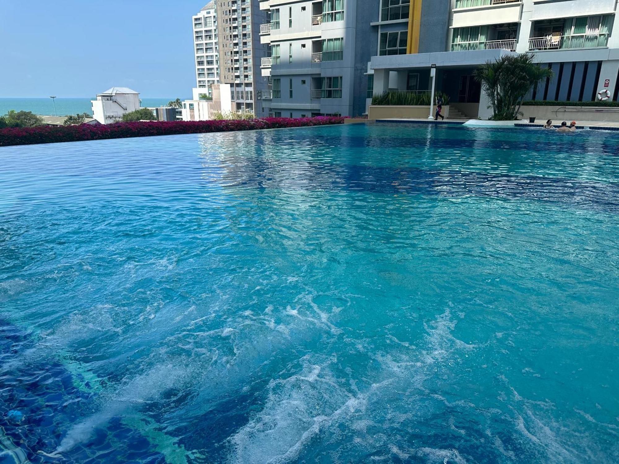 Seaview Beach Room Lumpini-Pool And Gym Face To Ocean Pantai Jomtien Bagian luar foto