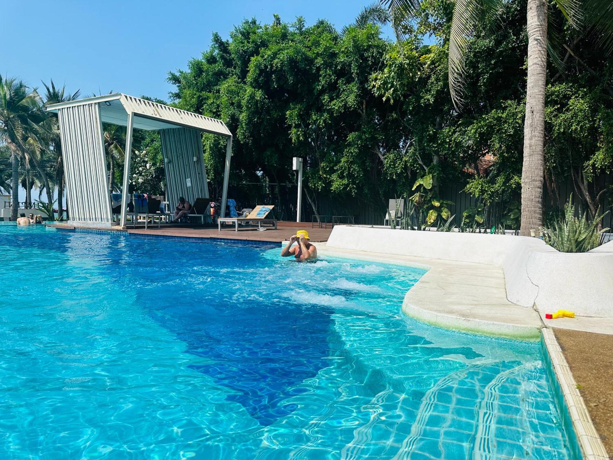 Seaview Beach Room Lumpini-Pool And Gym Face To Ocean Pantai Jomtien Bagian luar foto