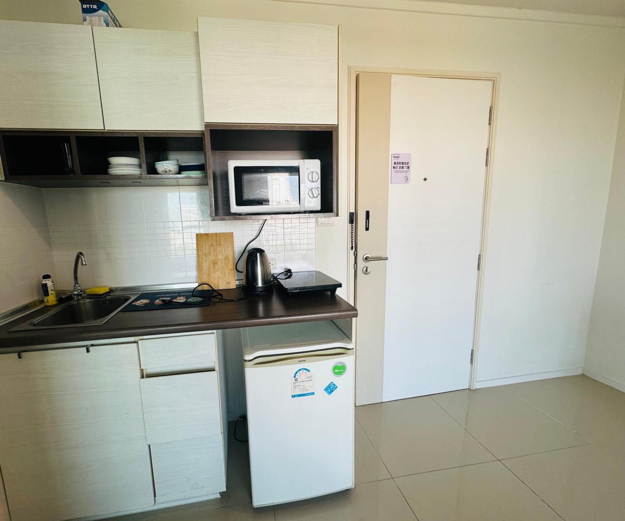 Seaview Beach Room Lumpini-Pool And Gym Face To Ocean Pantai Jomtien Bagian luar foto