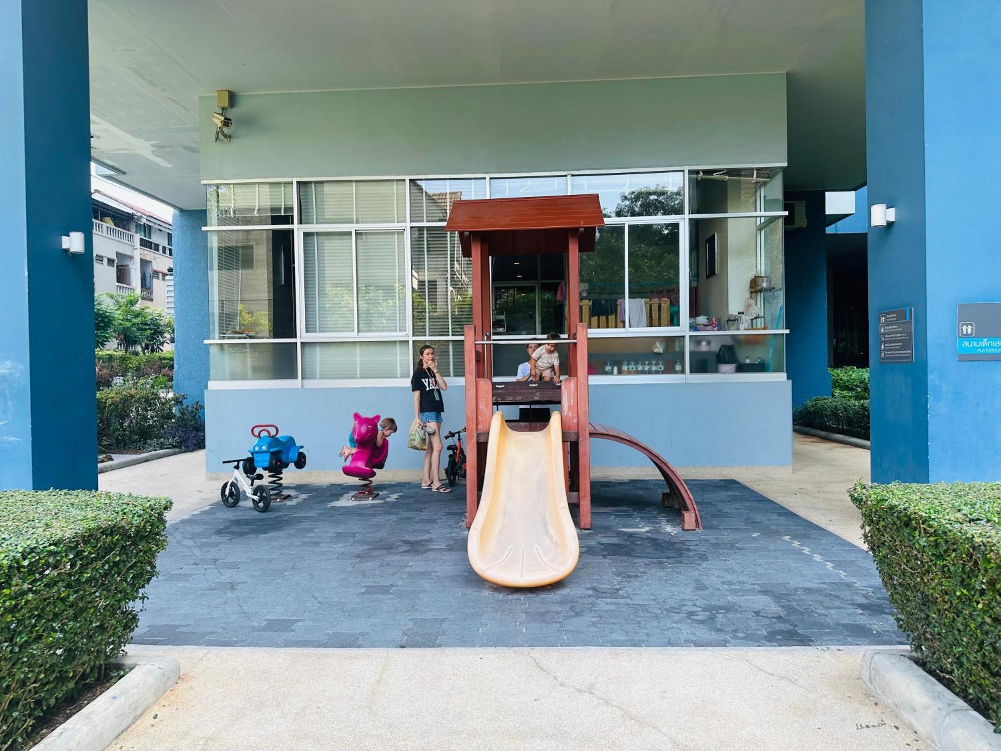 Seaview Beach Room Lumpini-Pool And Gym Face To Ocean Pantai Jomtien Bagian luar foto
