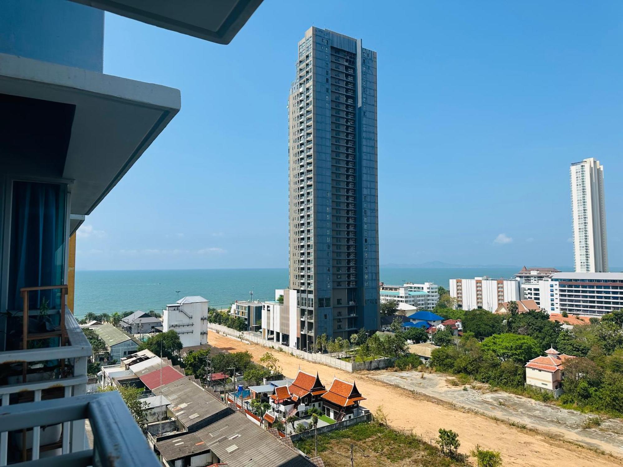 Seaview Beach Room Lumpini-Pool And Gym Face To Ocean Pantai Jomtien Bagian luar foto