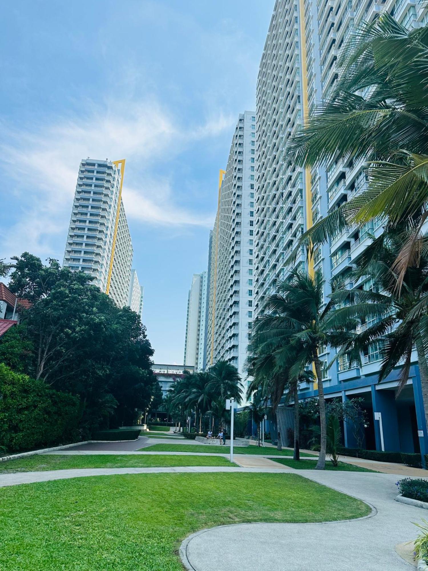 Seaview Beach Room Lumpini-Pool And Gym Face To Ocean Pantai Jomtien Bagian luar foto